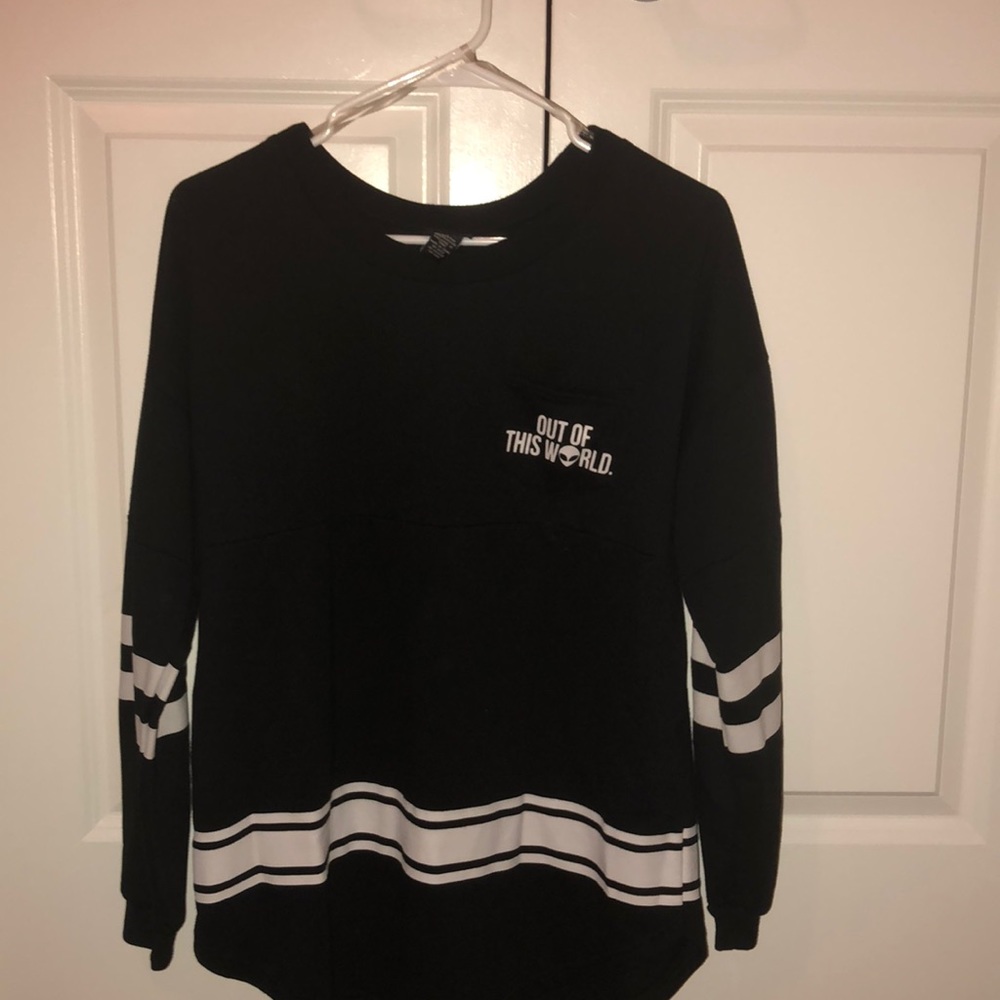 👽 Rue21 “Out of this world” long sleeved shirt 👽